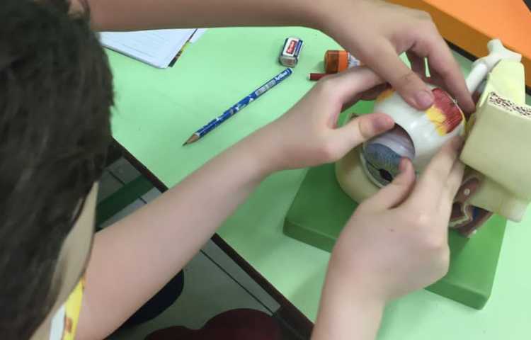 کلاس علوم آشنایی با اجزای چشم 5