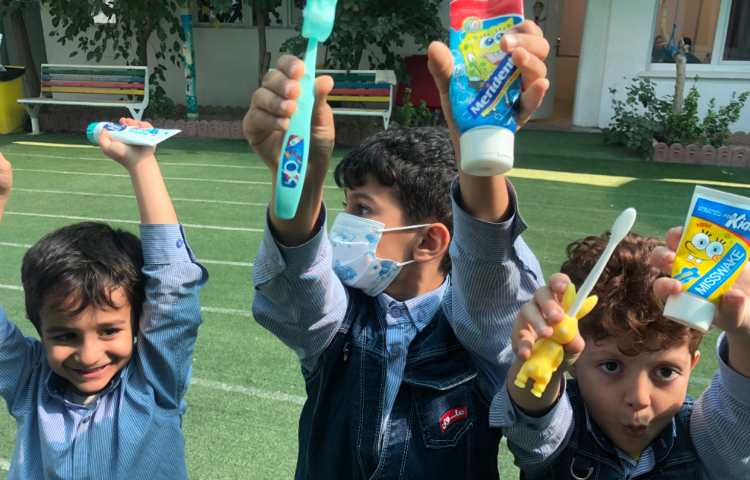 کلاس علوم آموزش مسواک زدن صحیح