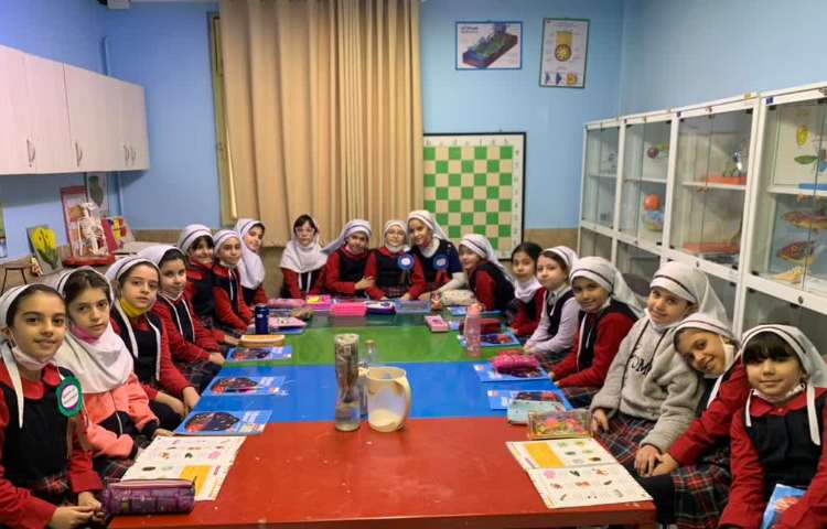 کلاس علوم به زبان انگلیسی