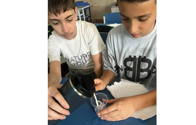 کلاس علوم موضوع تغییرات فیزیکی و شیمیایی