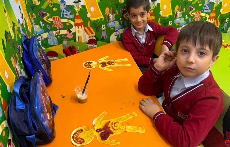 کلاس علوم: نقاشی جادویی با زردچوبه و پودرلباسشویی 1