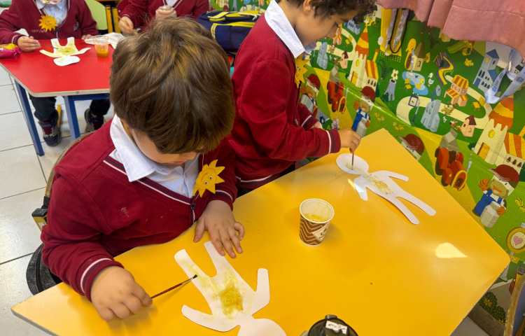 کلاس علوم: نقاشی جادویی با زردچوبه و پودرلباسشویی 2