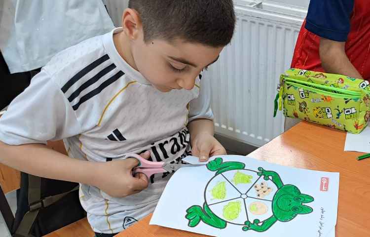 کلاس علوم چرخه ی زندگی حیوانات 1