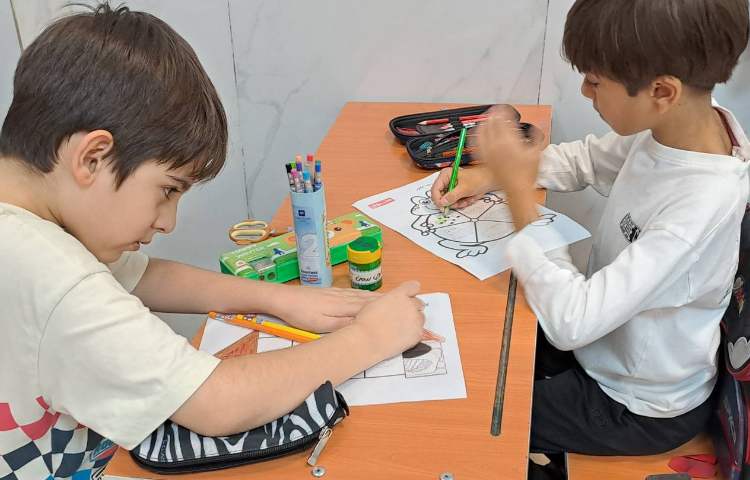 کلاس علوم چرخه ی زندگی حیوانات 2