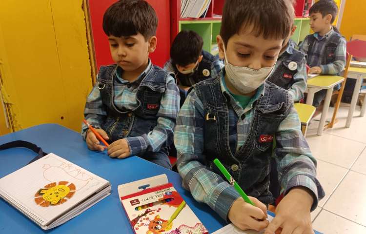 :کلاس فعالیت، با موضوع (ش) آغاز شیر 4