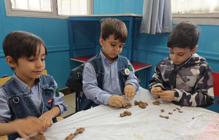 کلاس ماهر شو : کاربا گل سفال و ساخت لاکپشت و مار و رنگ آمیزی دست سازها 2