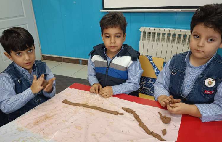 کلاس ماهر شو : کاربا گل سفال و ساخت لاکپشت و مار و رنگ آمیزی دست سازها 5