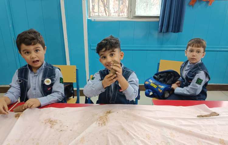 کلاس ماهر شو : کاربا گل سفال و ساخت لاکپشت و مار و رنگ آمیزی دست سازها 8