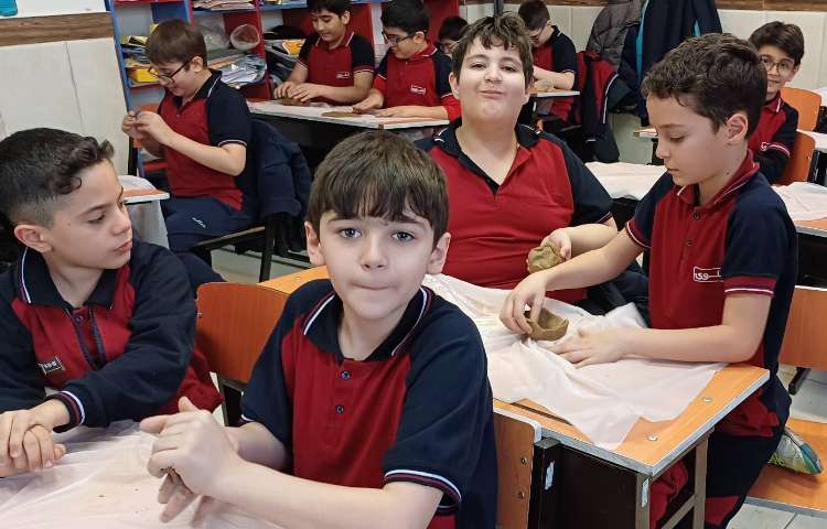 کلاس مطالعات درست کردن وسایل سفالی 2