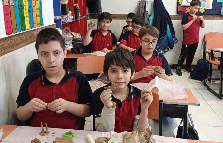 کلاس مطالعات درست کردن وسایل سفالی 4