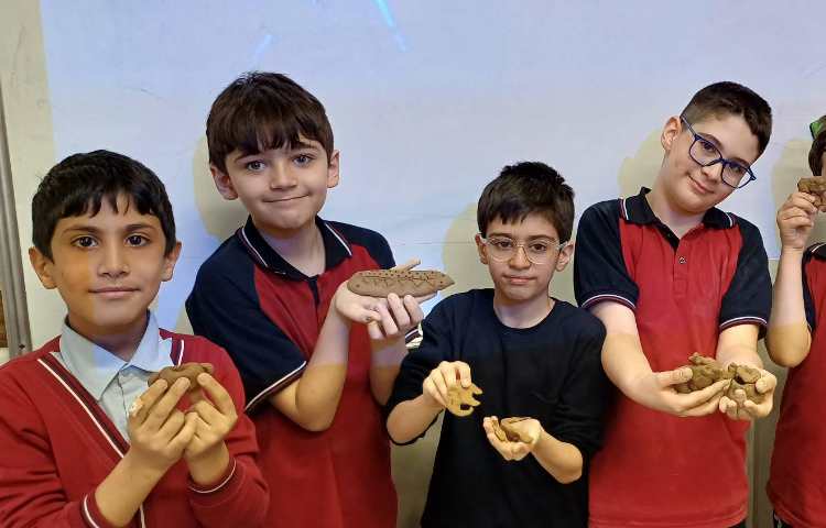 کلاس مطالعات درست کردن وسایل سفالی 6