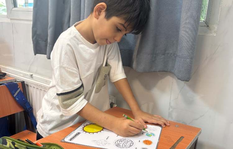 کلاس نجوم رنگ آمیزی کاربرگ منظومه شمسی 1