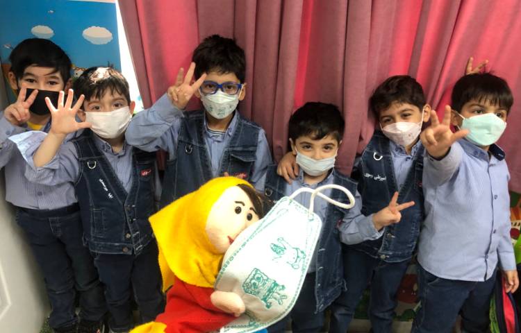 کلاس نمایش با موضوع بهداشت و استفاده کردن ماسک