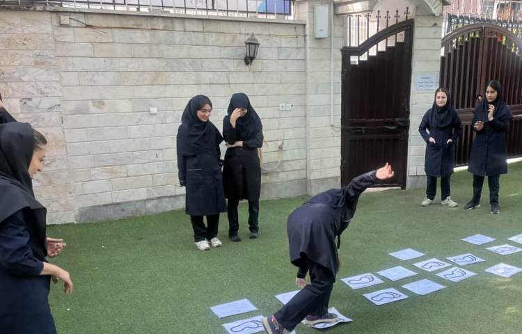 کلاس های تفکر و خلاقیت تابستانه پایه هشتم 3