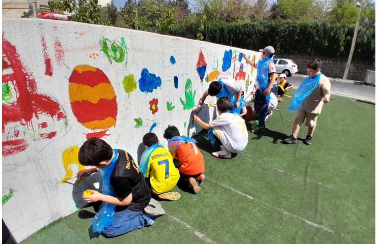 کلاس هنر(نقاشی دیواری) پایه ی سوم 3