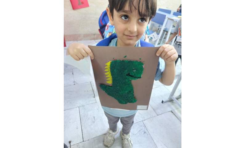 کلاس هنر(نقاشی روی حباب)پایه ی پیش دبستان 12
