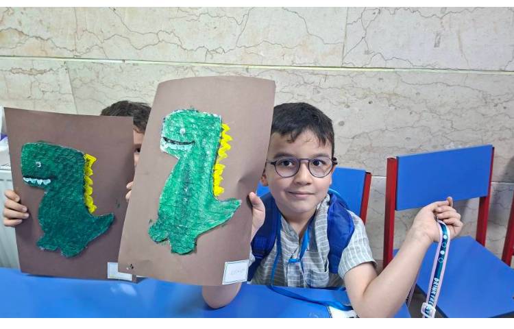 کلاس هنر(نقاشی روی حباب)پایه ی پیش دبستان 6