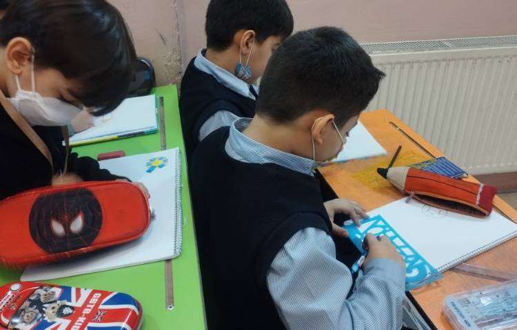 کلاس هنرو خلاقیت پایه سوم