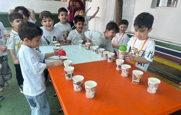 کلاس هوش:بازی توپ و لیوان