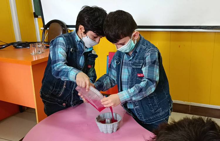 :کلاس هوش و خلاقیت، موضوع درست کردن ژله به صورت گروهی