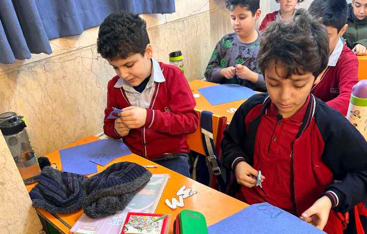 کلاس چهارم خانم زینل زاده جاکلیدی با نمد 3