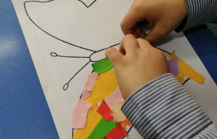 کلاژ با خرده های کاغذرنگی 6