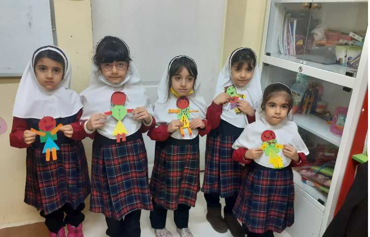 کلاژ دختر با اشکال هندسی