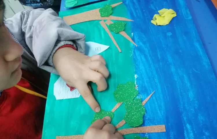 کلاژ روی مقوا 3