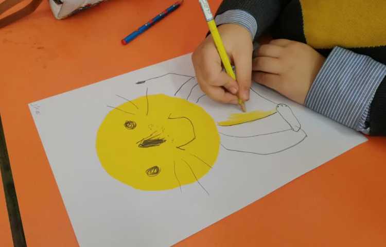 کلاژ و کار با رنگ انگشتی 3