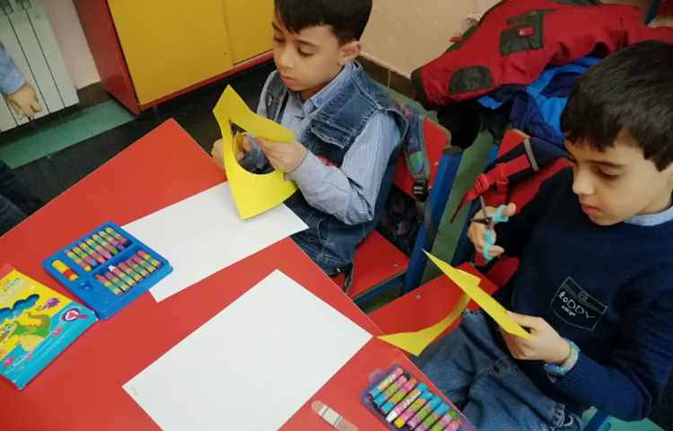 کلاژ و کار با رنگ انگشتی 6