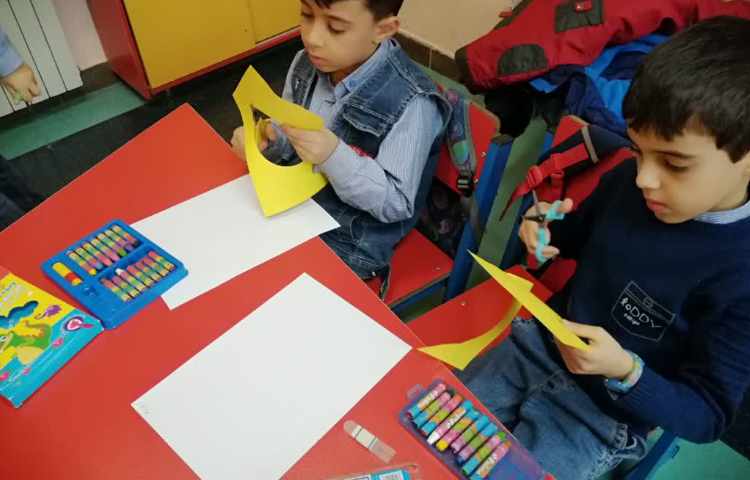 کلاژ و کار با رنگ انگشتی 8