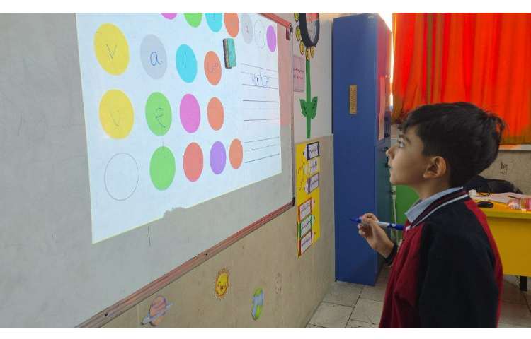 کلمه خوانی و کلمه نویسی با بازی decoding 1