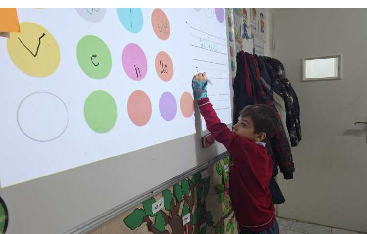 کلمه خوانی و کلمه نویسی با بازی decoding 5