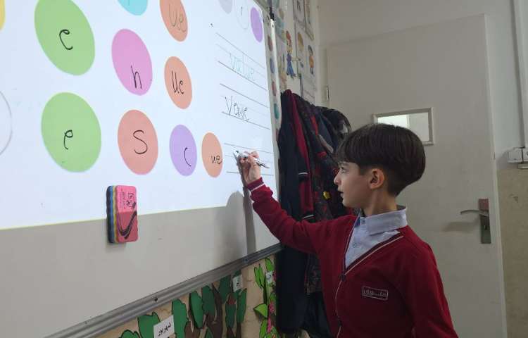 کلمه خوانی و کلمه نویسی با بازی decoding