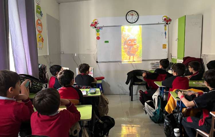 کلیپ درس فارسی بخوان و بیندیش (مورچه ریزه) 4