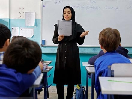 طبق آخرین آمار وزارت آموزش و پرورش با کمبود دبیر در سال 1400 مواجه است