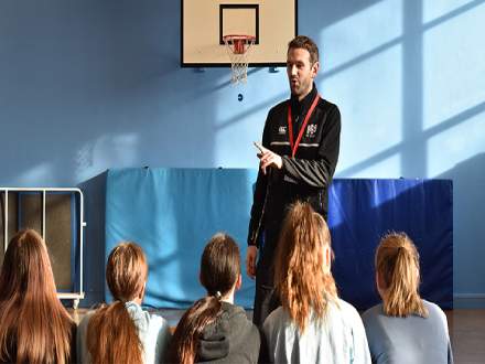 کمبود معلم ورزش در مدارس دولتی و آسیب‌های جبران ناپذیر آن