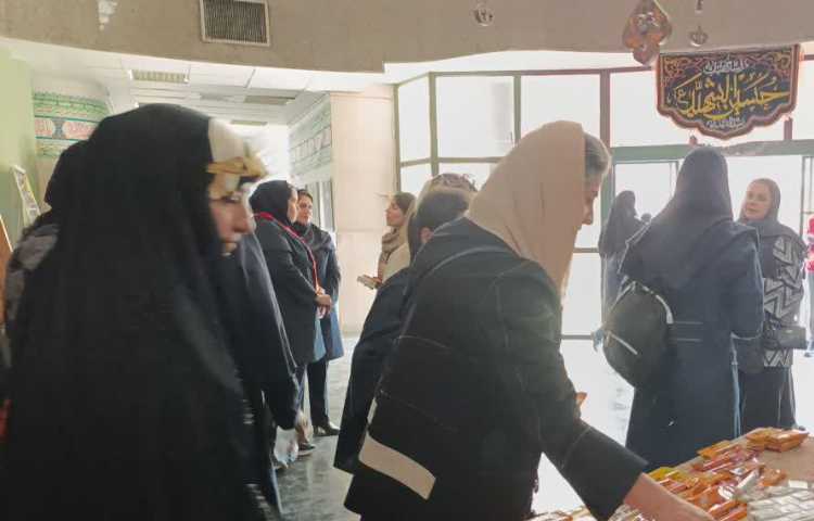 کنار هم یاد گرفتیم چطور تکنولوژی رو مدیریت کنیم، نه اینکه اون ما رو کنترل کنه 2