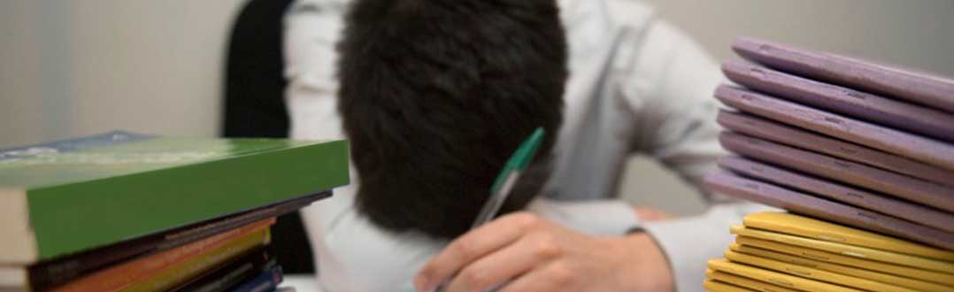 روش‌های کاهش استرس شب‌های امتحان توسط والدین