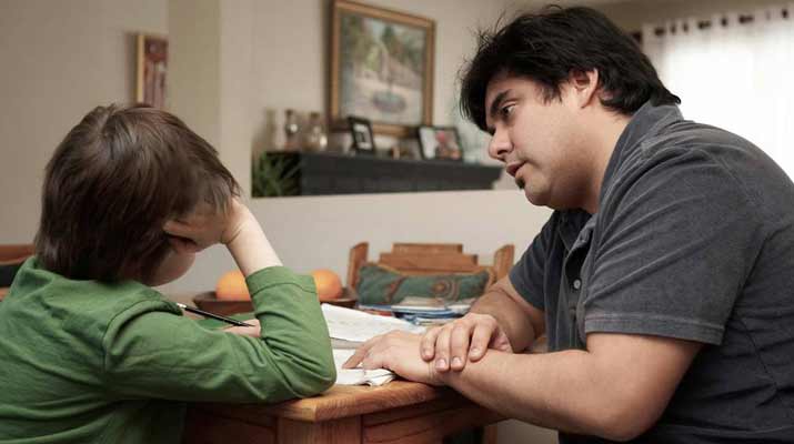 روش‌های کاهش استرس شب‌های امتحان توسط والدین