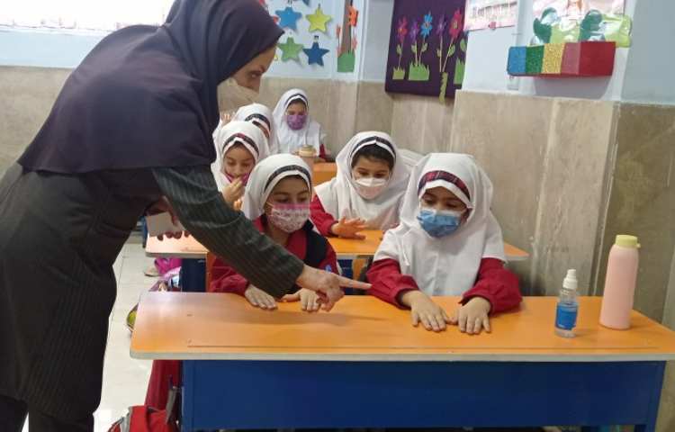 کنترل ناخن های دانش آموزان 7