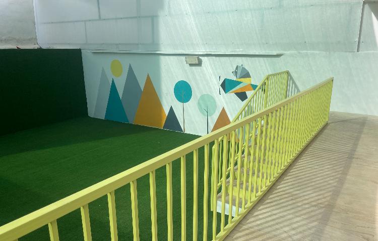 حیاط کودکستان آریاشهر تهران