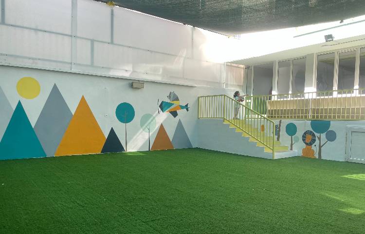 حیاط کودکستان آریاشهر تهران