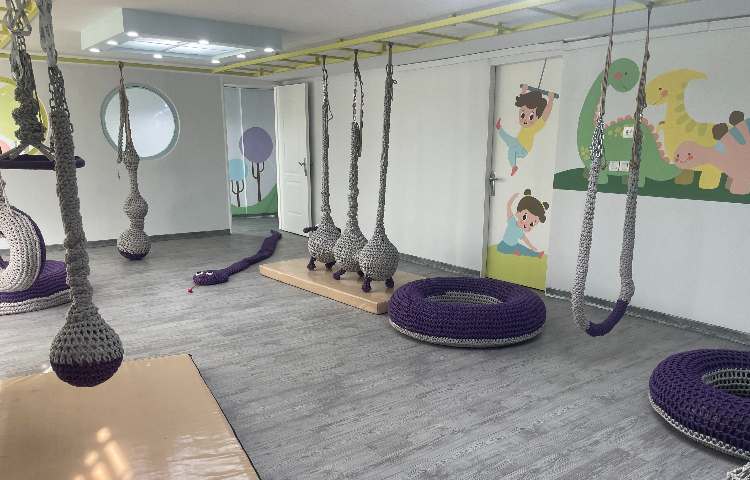 ورزشی کودکستان آریاشهر تهران