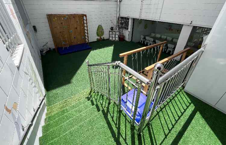 حیاط کودکستان منطقه 5 تهران - جنت آباد