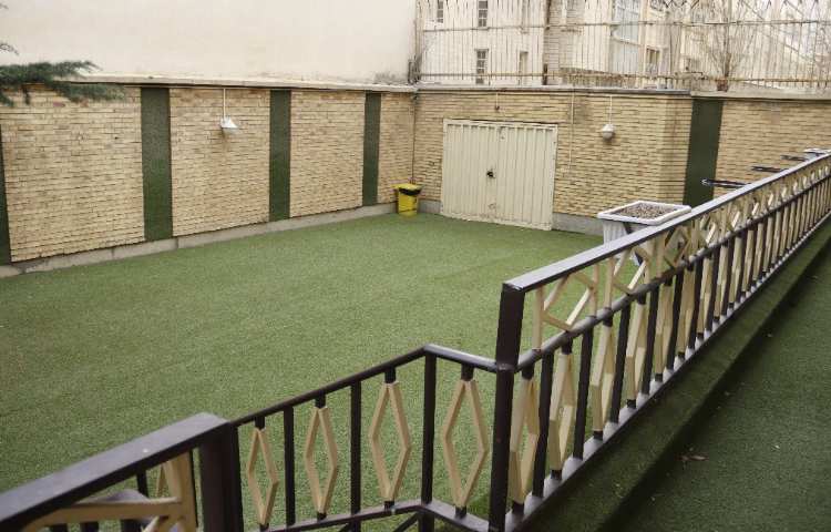 حیاط کودکستان ناحیه 4 تبریز - گلباد