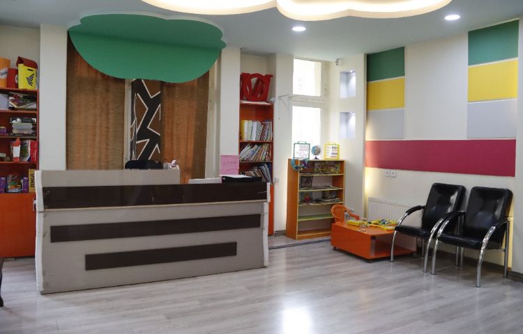 سالن ورودی کودکستان ناحیه 4 تبریز - گلباد