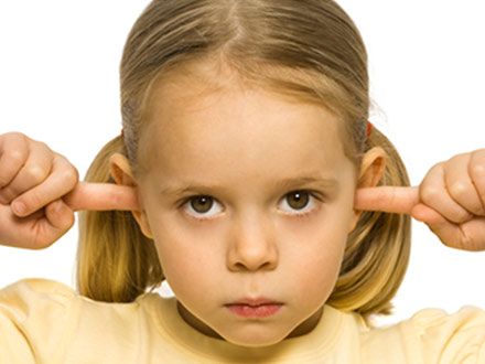 چگونه حرف شنوی در کودکان را تقویت کنیم؟