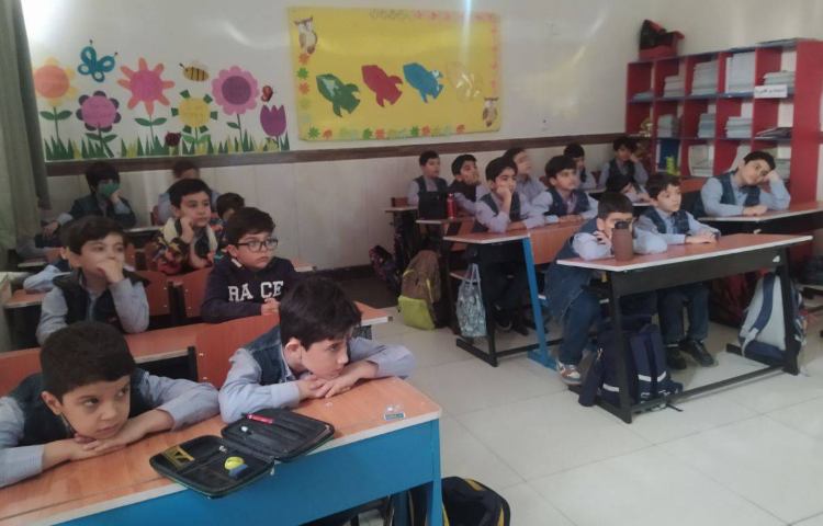 گذاشتن فیلم سینا و لاکی ، ایجاد انگیزه برای درس علوم 2