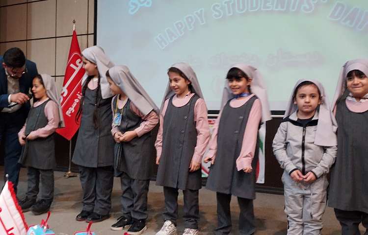 گرامیداشت روز دانش آموز 12